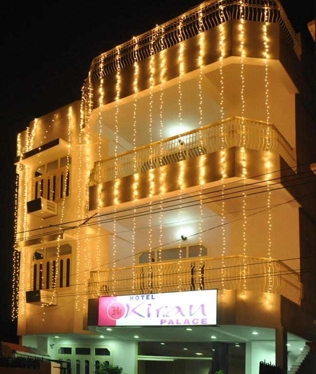 فاراناسي Hotel Kiran Palace المظهر الخارجي الصورة